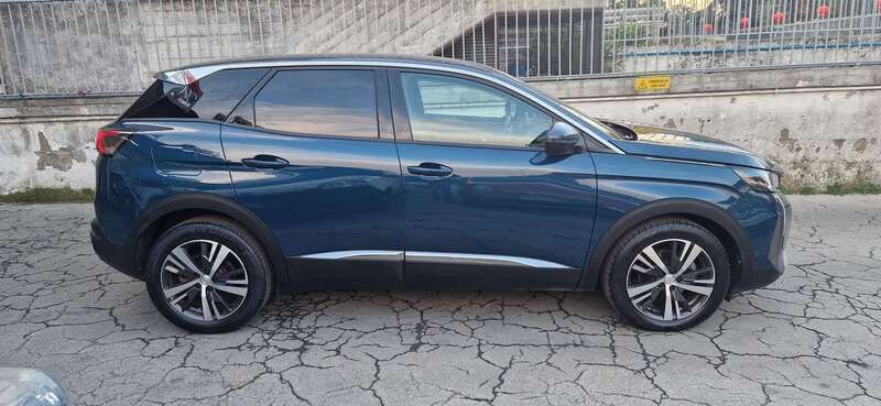 Usata Peugeot 3008 Allure 131 CV (96 kW) 2021 Blu/azzurro SUV