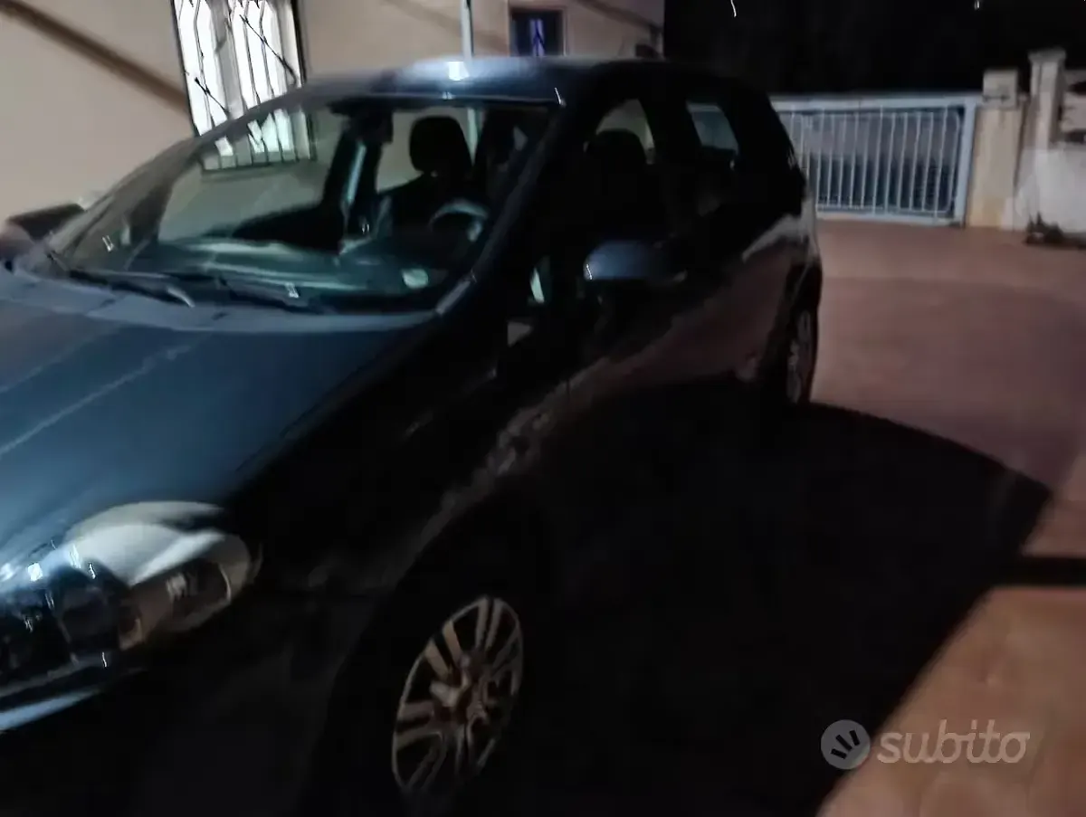 Usata Fiat Grande Punto 77 CV (56 kW) 2014 Grigio Utilitaria
