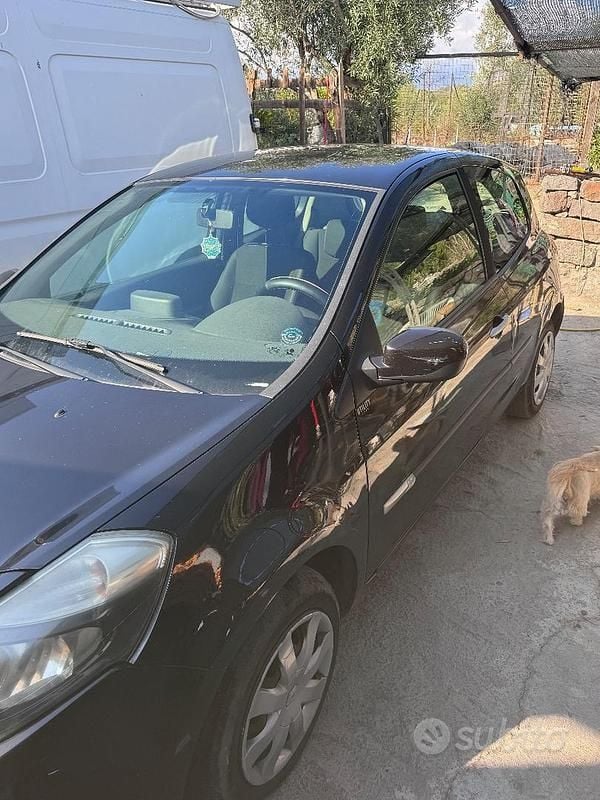 Usata Renault Clio II 75 CV (55 kW) 2009 Nero Utilitaria
