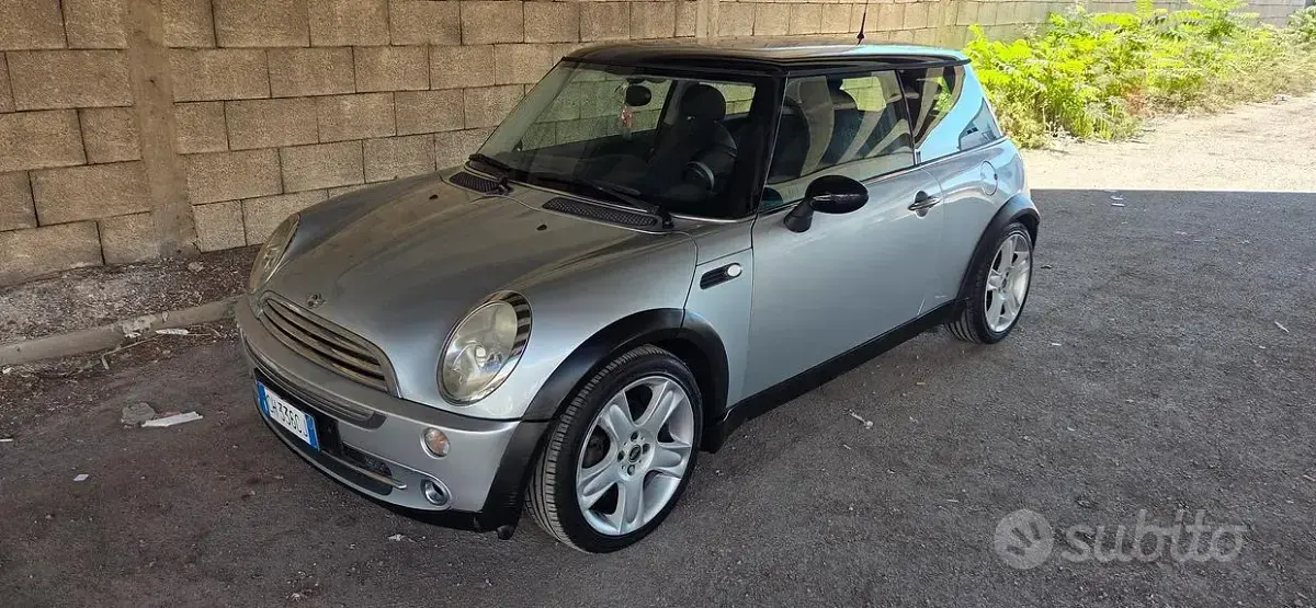 Usata Mini Cooper 116 CV (85 kW) 2003 Grigio Utilitaria