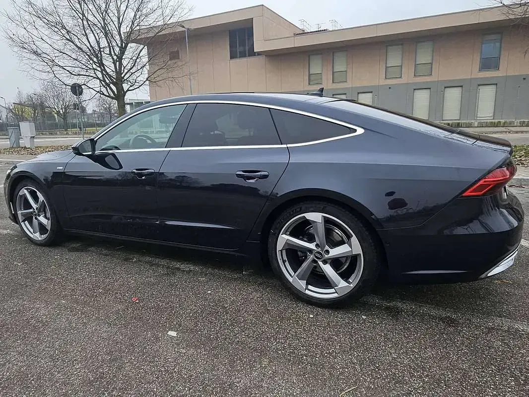 Usata Audi A7 Sportback Business Plus 204 CV (150 kW) 2022 Blu/azzurro Utilitaria