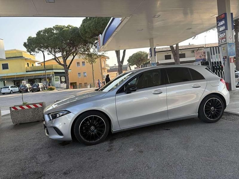 Usata Mercedes A180 Business 116 CV (85 kW) 2019 Berlina