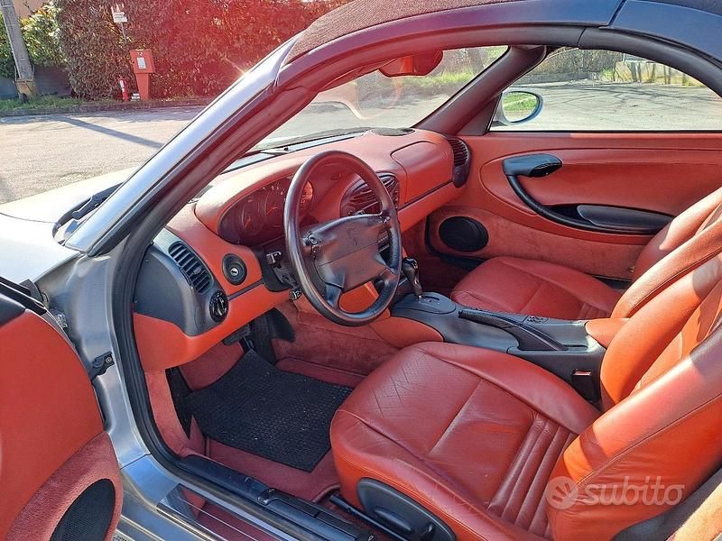 Usata Porsche Boxster 204 CV (150 kW) 1996 Grigio Cabrio