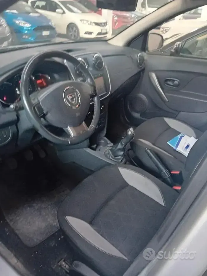 Usata Dacia Sandero Stepway 90 CV (66 kW) 2013 Grigio Berlina