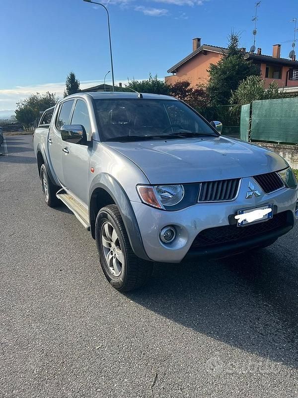 Grigio Usata 2006 Mitsubishi L200 Pick-up | 10.800 € - Immagine 1/4