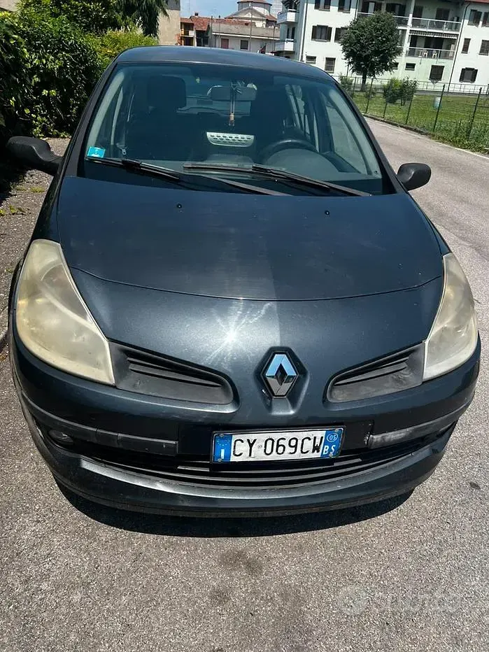 Usata Renault Clio II 75 CV (55 kW) 2005 Berlina