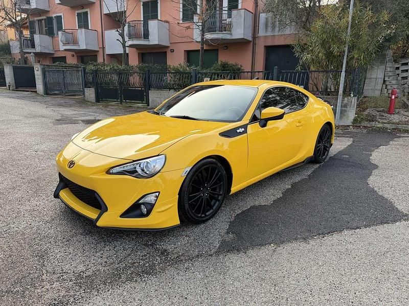 Yellow sunrise Usata 2014 Toyota GT86 GT Coupé | 22.900 € (Molto cara) - Immagine 1/4