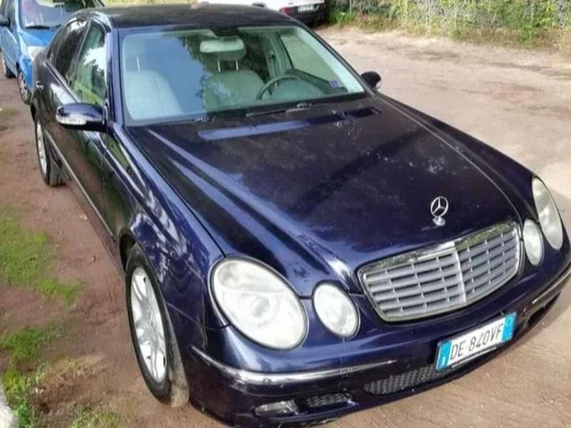 Usata Mercedes E280 Classic 177 CV (130 kW) 2007 Blu/azzurro Berlina