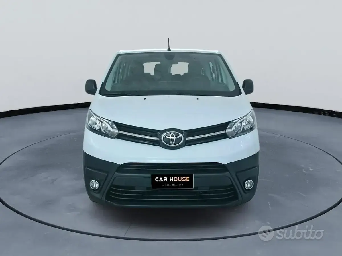 Usata Toyota Proace Comfort 144 CV (105 kW) 2022 Bianco Monovolume