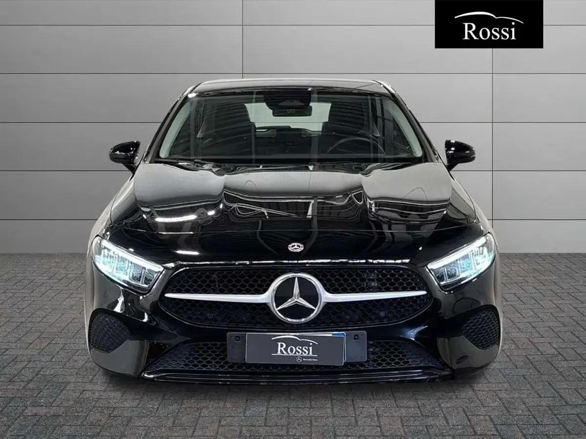 Usata Mercedes A180 Advanced 116 CV (85 kW) 2025 Nero notte Berlina