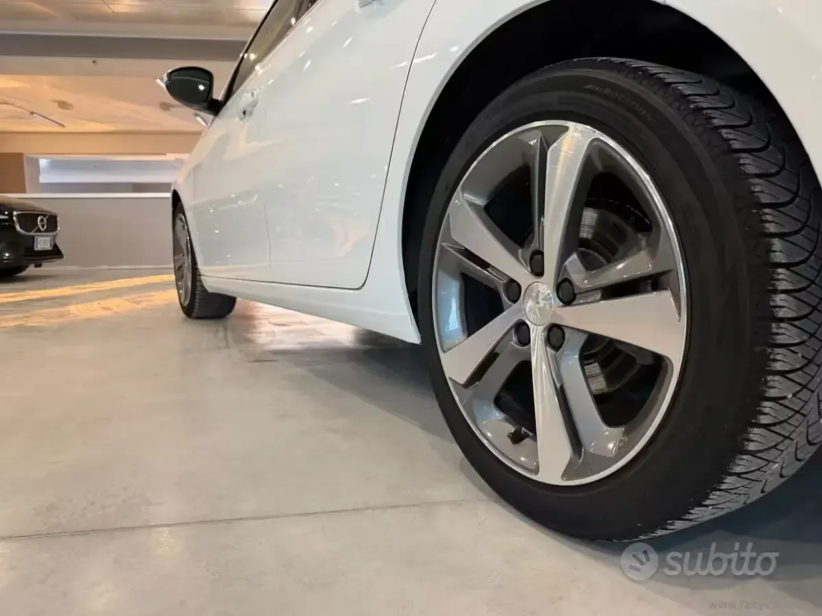 Usata Peugeot 308 Allure 116 CV (85 kW) 2014 Bianco Berlina