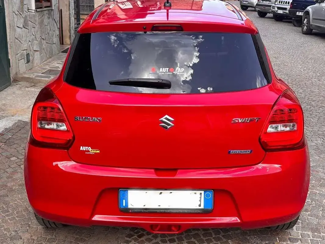 Usata Suzuki Swift Cool 83 CV (61 kW) 2021 Rosso Utilitaria