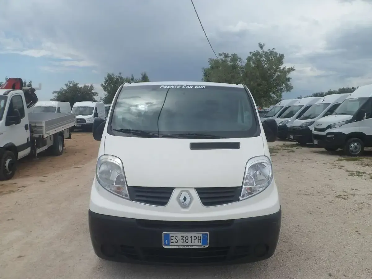 Usata Renault Trafic 120 CV (88 kW) 2014 Bianco Monovolume
