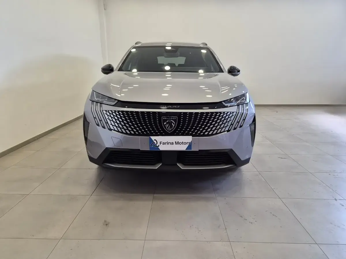 Usata Peugeot 5008 Allure 145 CV (106 kW) 2025 Vari colori SUV