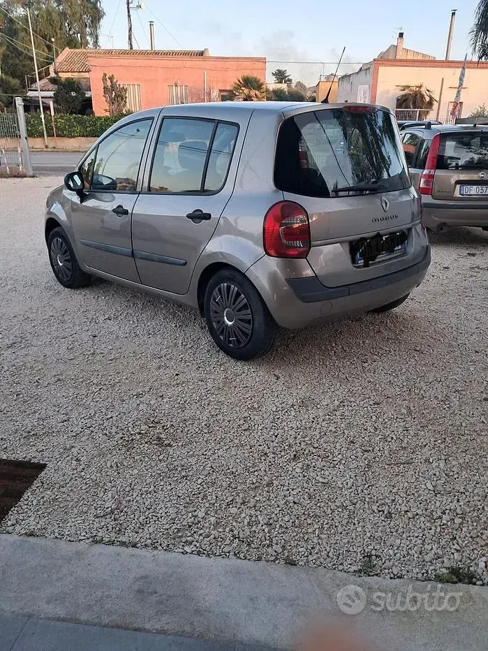 Usata Renault Modus Dynamique 75 CV (55 kW) 2009 Grigio Monovolume