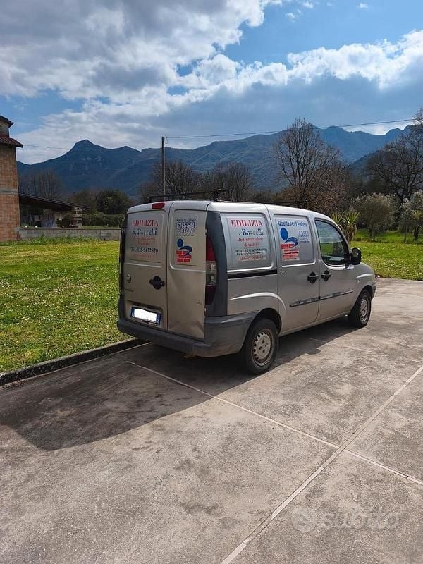 Usata Fiat Doblò 105 CV (77 kW) 2004 Grigio Monovolume