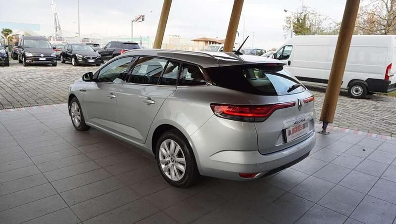 Usata Renault Mégane GrandTour Equilibre 116 CV (85 kW) 2022 Argento Station wagon