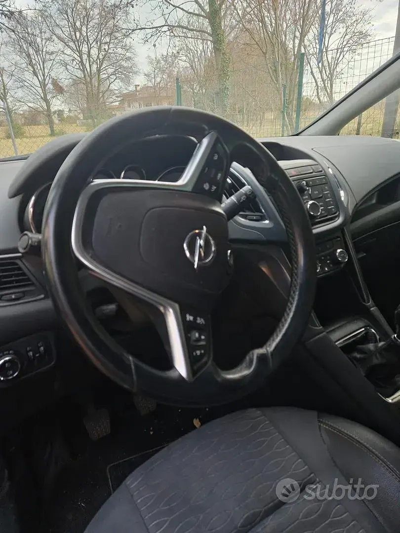 Usata Opel Zafira Tourer 150 CV (110 kW) 2012 Grigio Monovolume