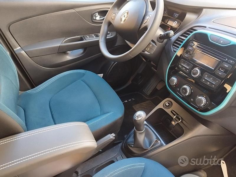 Usata Renault Captur 90 CV (66 kW) 2017 Beige SUV