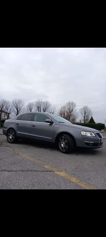 Usata VW Passat 140 CV (102 kW) 2006 Grigio Berlina