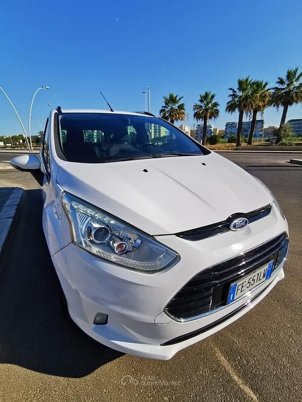 Usata Ford B-MAX Titanium 90 CV (66 kW) 2016 Bianco Monovolume