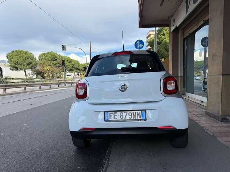 Usata Smart ForFour Passion 71 CV (52 kW) 2016 Bianco Utilitaria