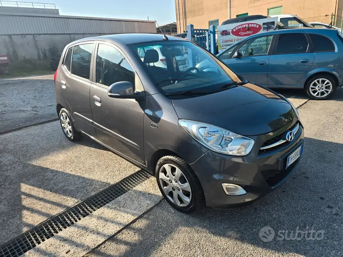 Usata Hyundai i10 69 CV (50 kW) 2011 Marrone Utilitaria