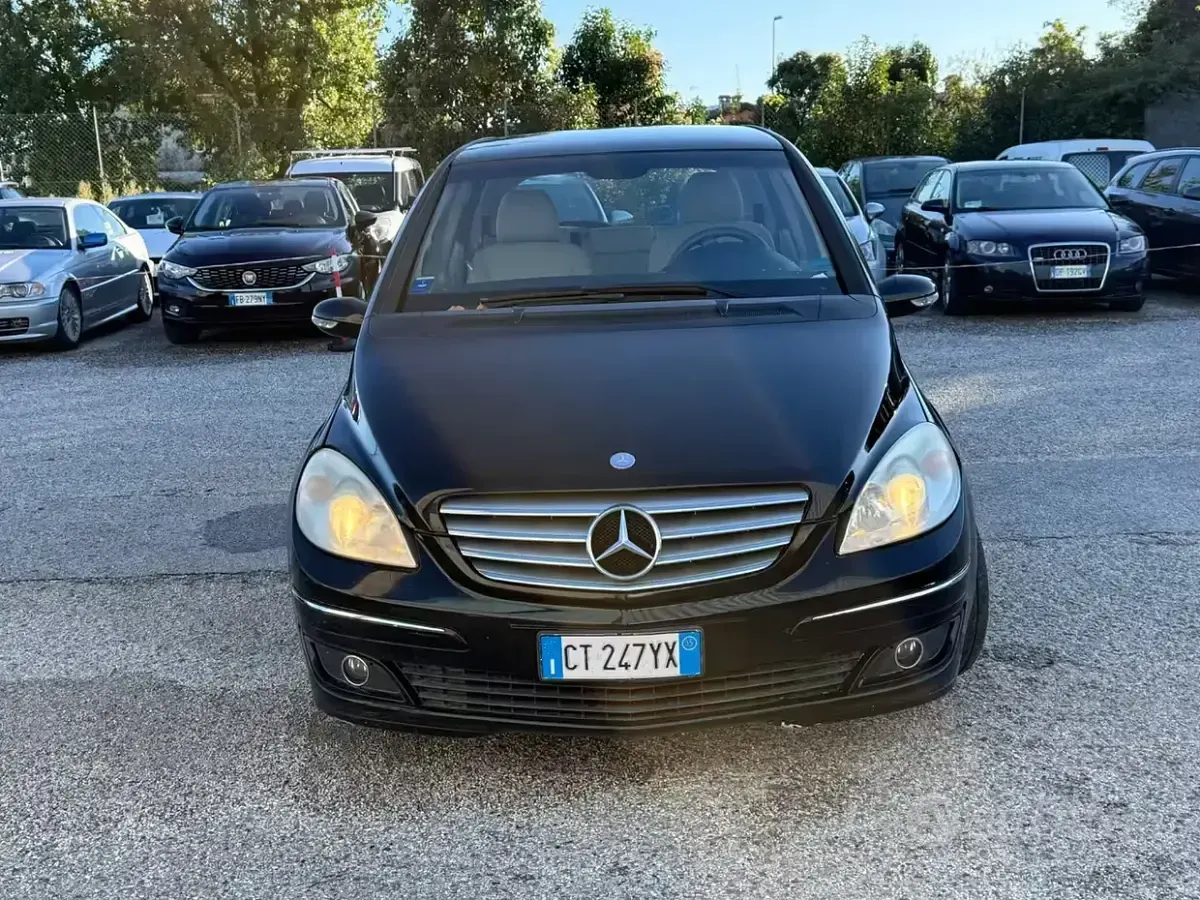 Usata Mercedes B150 95 CV (69 kW) 2006 Nero Monovolume