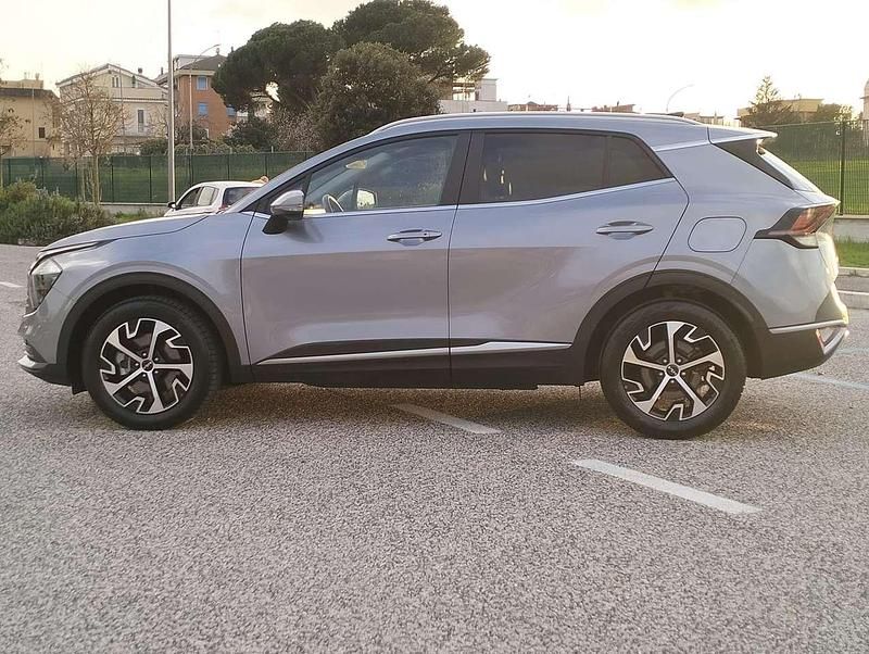 Usata Kia Sportage Style 230 CV (169 kW) 2023 Lunar silver SUV