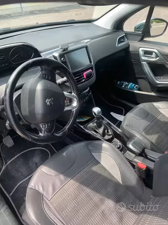 Usata Peugeot 2008 120 CV (88 kW) 2015 Nero SUV