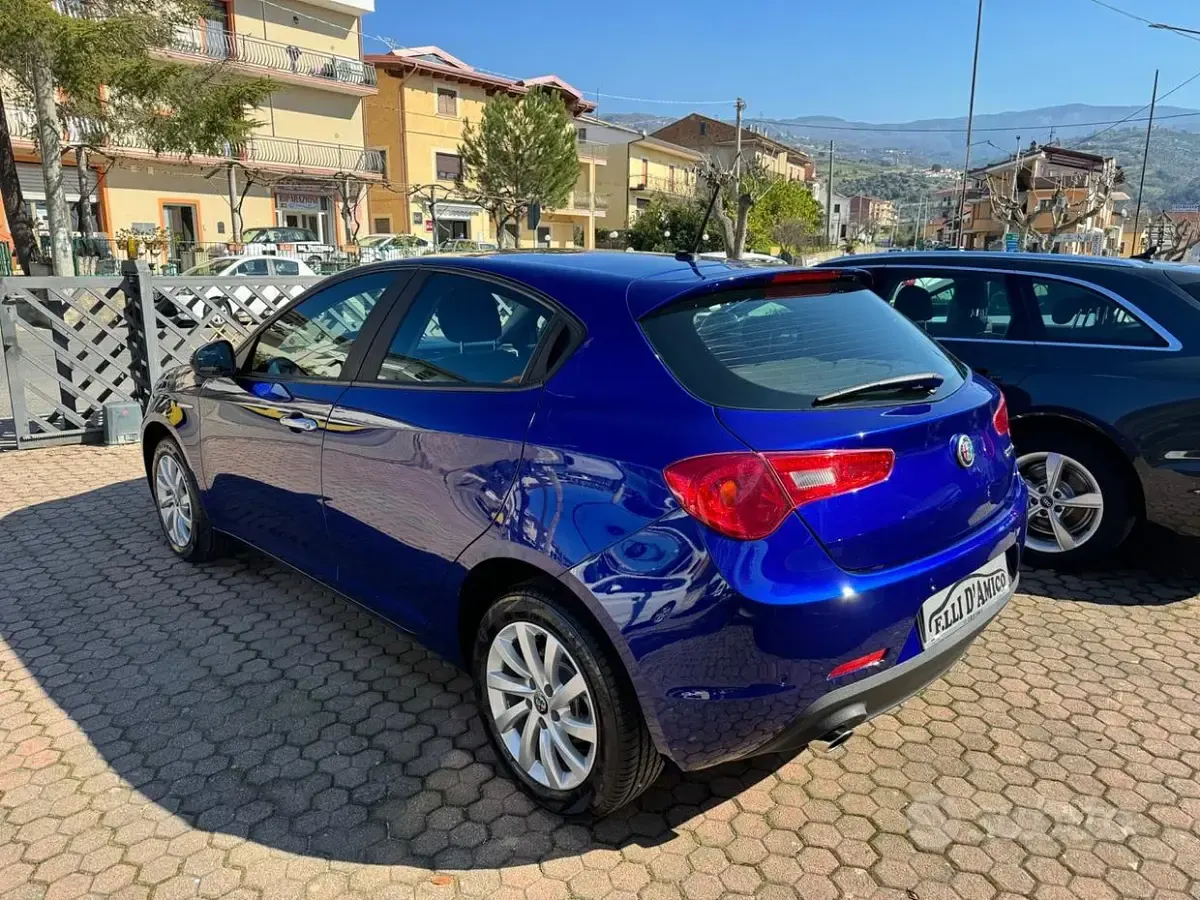 Usata Alfa Romeo Giulietta Business 120 CV (88 kW) 2019 Blu Utilitaria