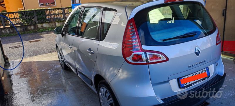 Usata Renault Scénic III 110 CV (80 kW) 2009 Grigio Monovolume