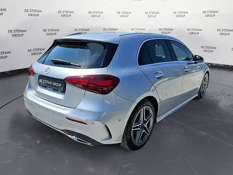 Usata Mercedes A180 Advanced Plus 116 CV (85 kW) 2024 Argento hightech Utilitaria