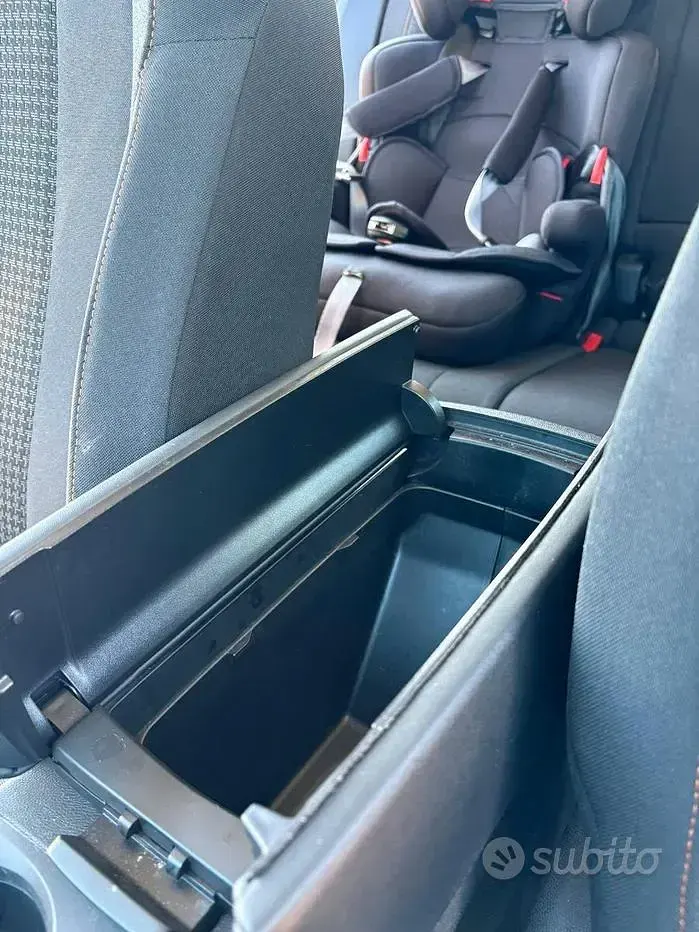 Usata Peugeot 3008 Business-Line 131 CV (96 kW) 2019 Nero SUV
