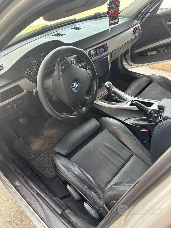 Usata BMW 320 M Sport 163 CV (119 kW) 2006 Grigio Utilitaria