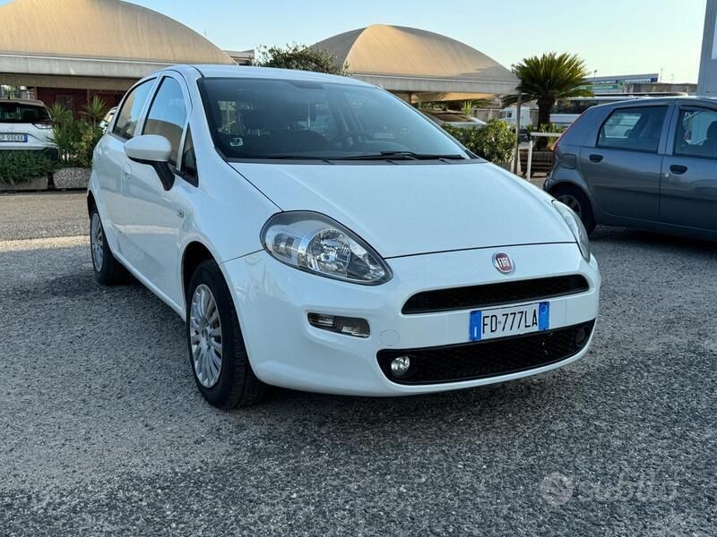 Usata Fiat Punto Easy 77 CV (56 kW) 2016 Bianco Utilitaria