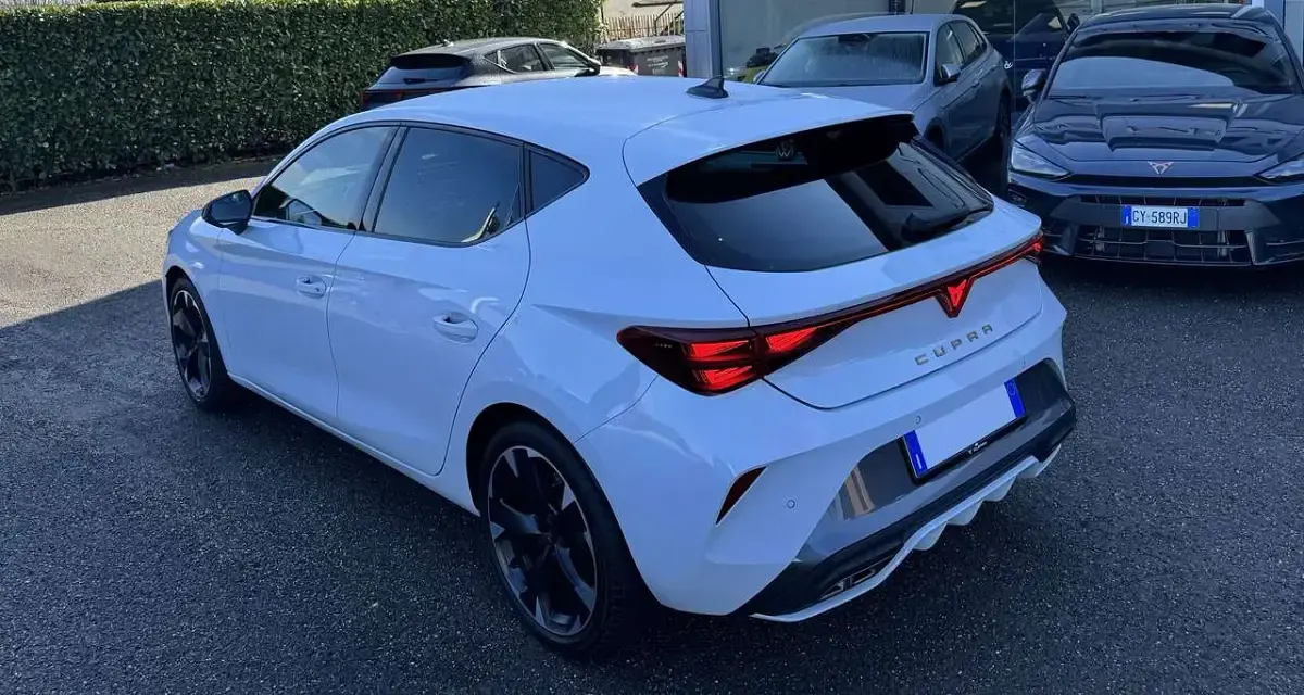 Usata Cupra Leon 150 CV (110 kW) 2025 Bianco Berlina