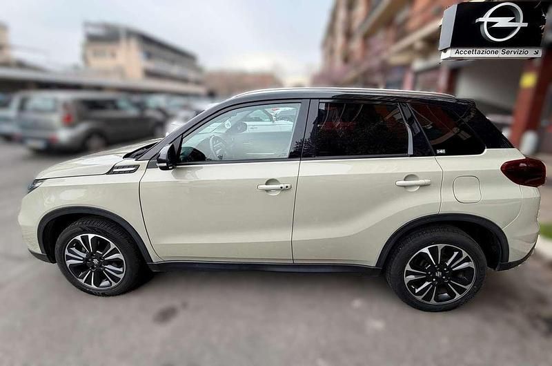 Usata Suzuki Vitara 102 CV (75 kW) 2023 Avorio africa/nero SUV