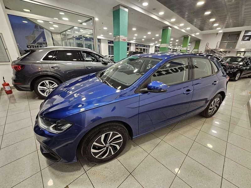 Usata VW Polo Life 95 CV (69 kW) 2025 Blu/azzurro Utilitaria