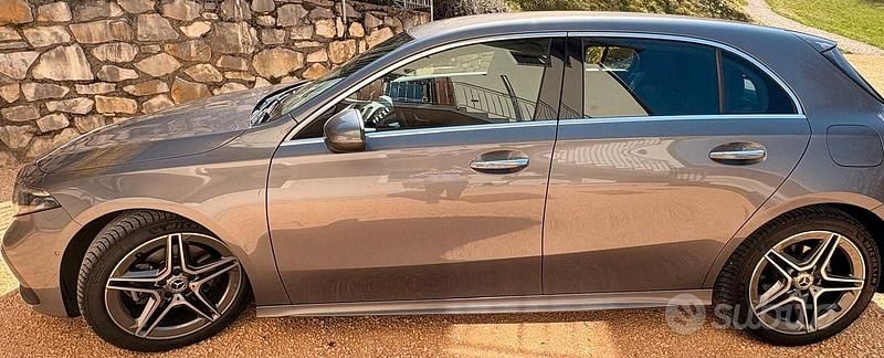Usata Mercedes A180 AMG 136 CV (100 kW) 2023 Grigio Berlina