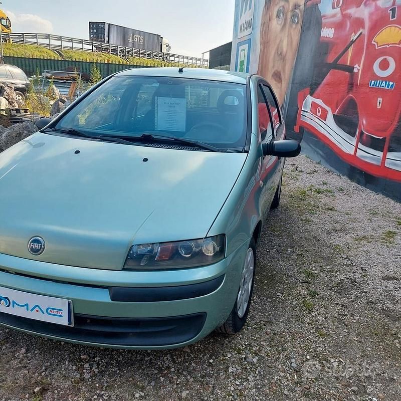 Usata Fiat Punto 60 CV (44 kW) 2002 Verde Utilitaria