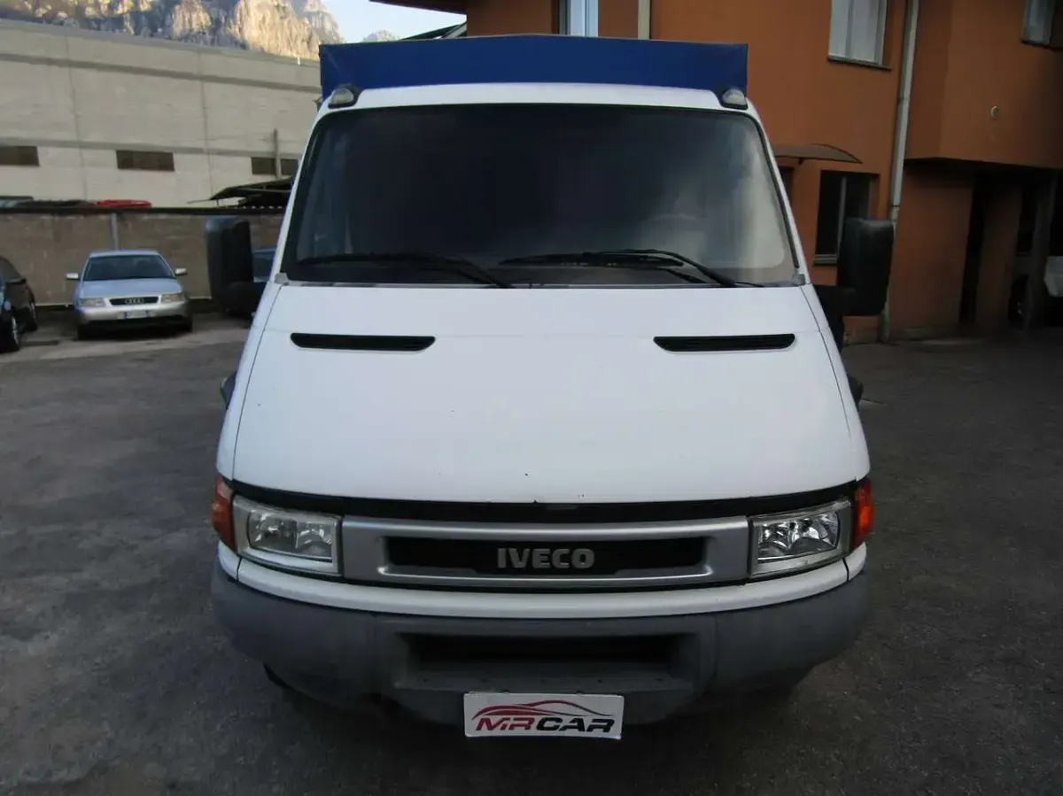 Usata Iveco Daily 116 CV (85 kW) 2003 Bianco Furgone