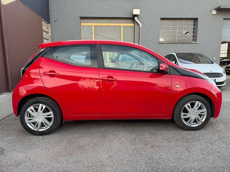 Brugt Toyota Aygo X-wave 69 HK (50 kW) 2017 Rød Hatchback