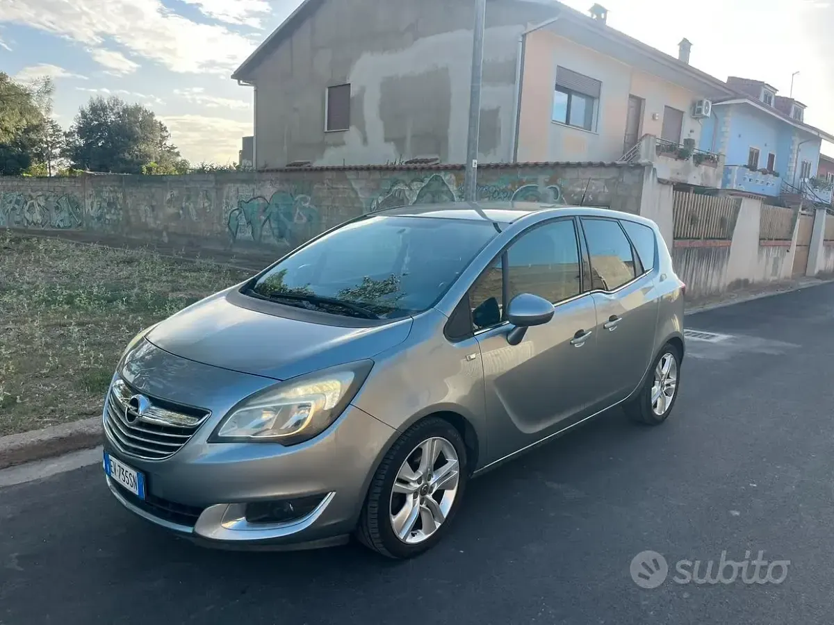 Usata Opel Meriva 110 CV (80 kW) 2014 Grigio Monovolume