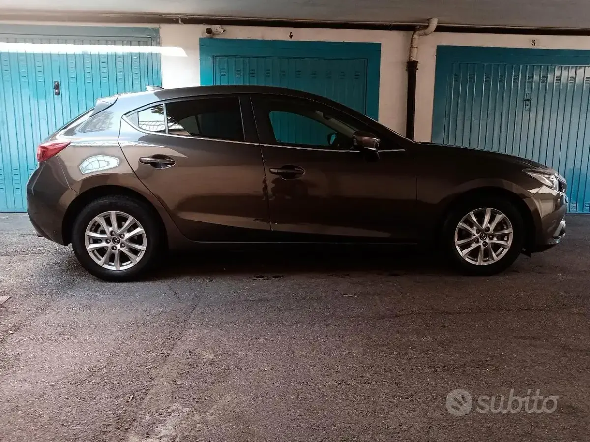 Usata Mazda 3 Evolve 100 CV (73 kW) 2015 Grigio Berlina