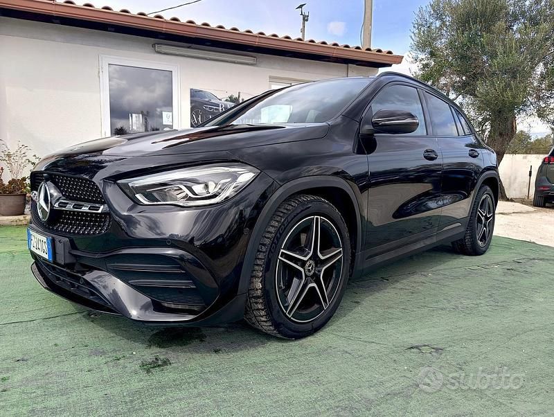 Nero Usata 2020 Mercedes GLA200 AMG line SUV | 32.500 € (Buon prezzo) - Immagine 1/4