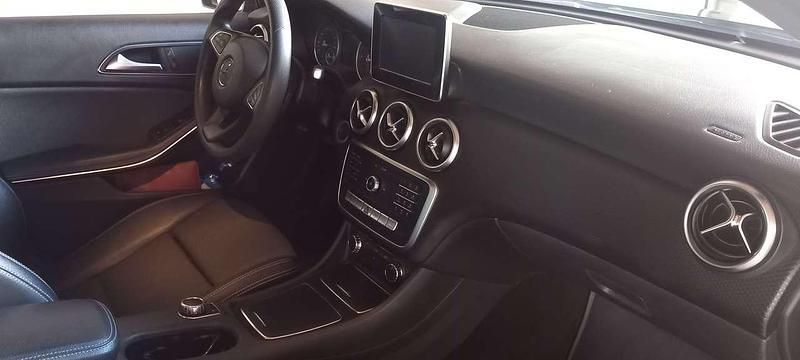 Usata Mercedes A160 102 CV (75 kW) 2017 Nero Berlina