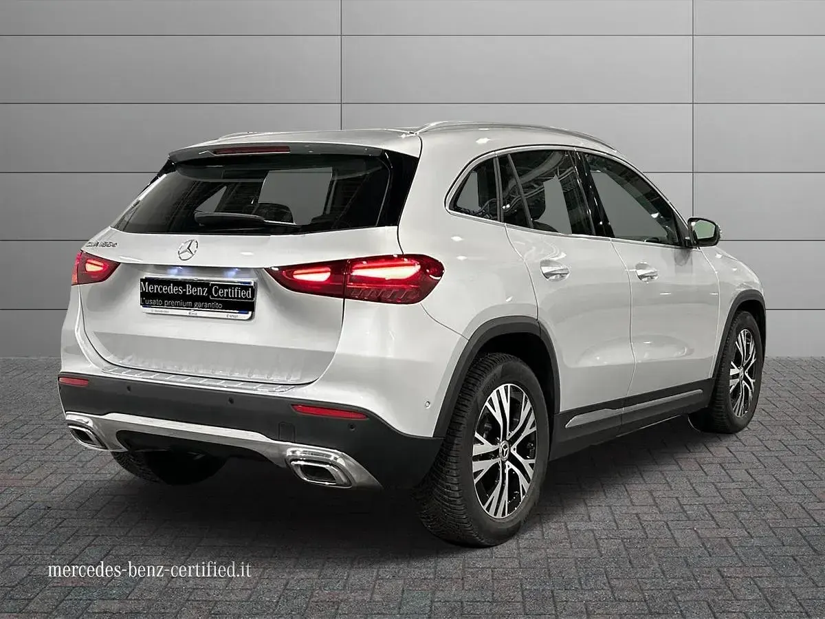 Usata Mercedes GLA180 Advanced 116 CV (85 kW) 2023 Argento metallizzato SUV