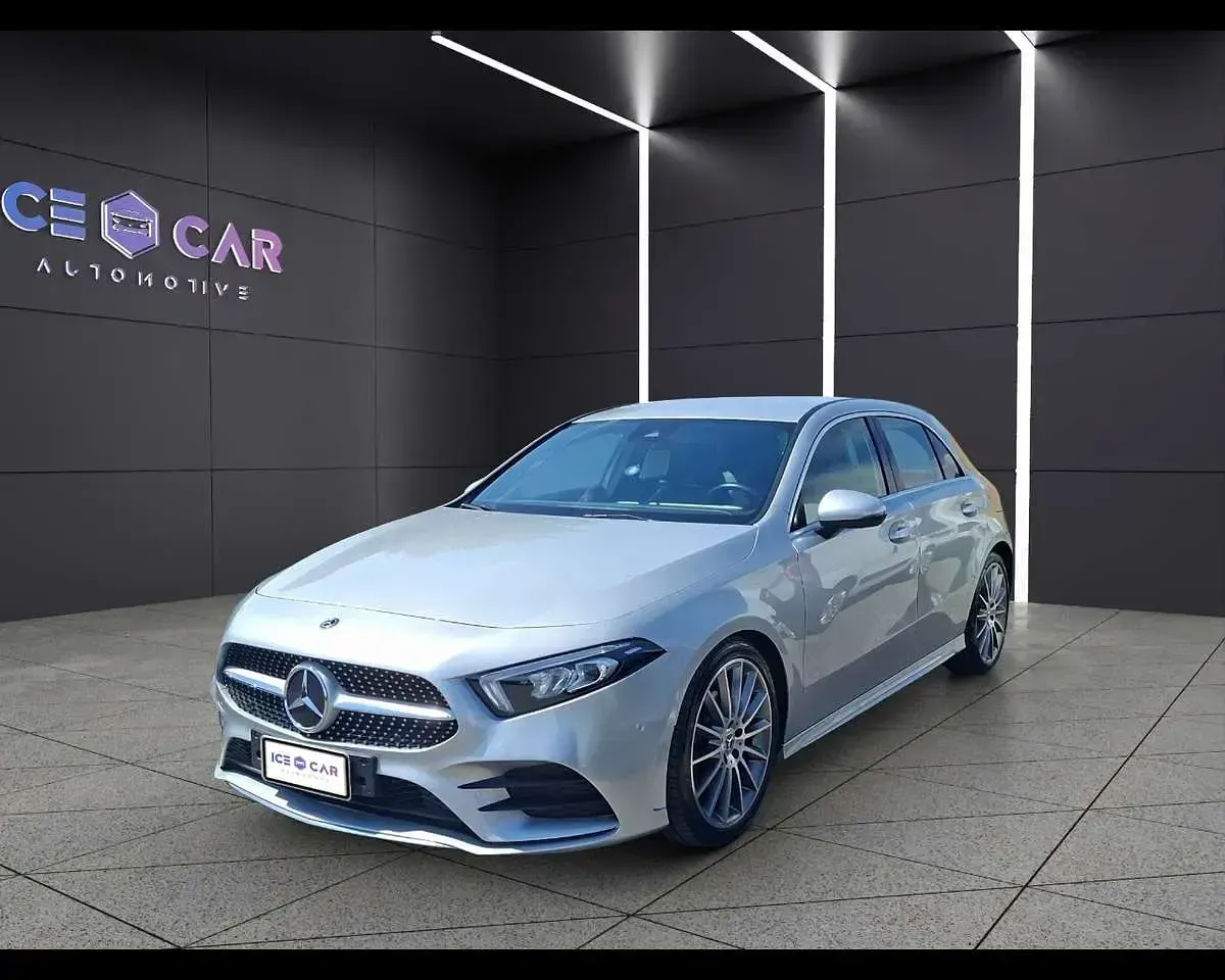 Usata Mercedes A180 Premium 116 CV (85 kW) 2020 Argento Berlina