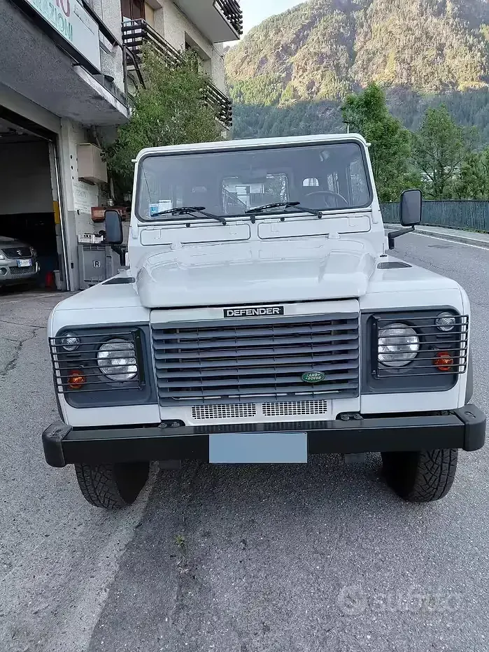 Usata Land Rover Defender 122 CV (89 kW) 2006 Bianco Station wagon